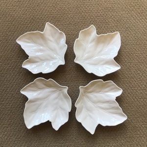 Better Homes and Gardens Leaf Plate